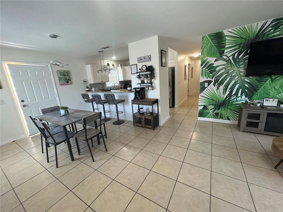 For Sale: $279,000 (3 beds, 2 baths, 1269 Square Feet)