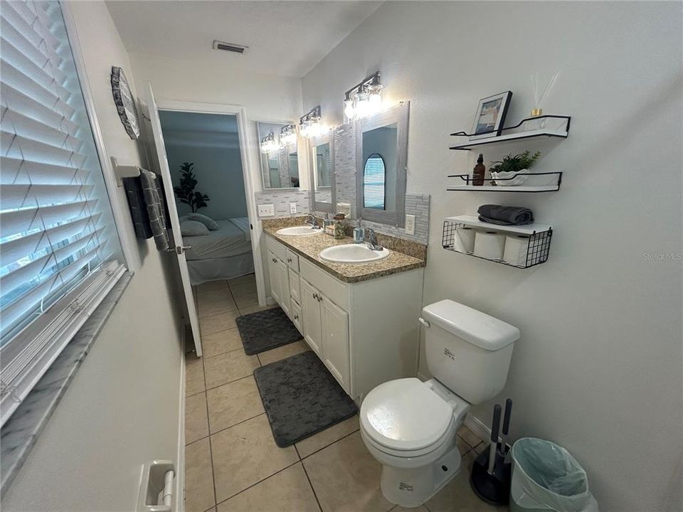 For Sale: $279,000 (3 beds, 2 baths, 1269 Square Feet)