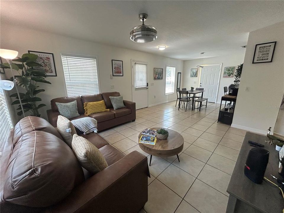 For Sale: $279,000 (3 beds, 2 baths, 1269 Square Feet)