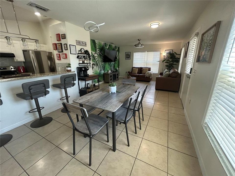 For Sale: $279,000 (3 beds, 2 baths, 1269 Square Feet)