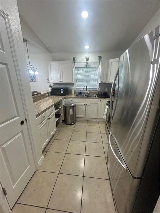 For Sale: $279,000 (3 beds, 2 baths, 1269 Square Feet)