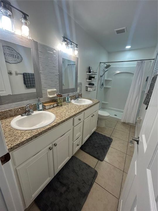 For Sale: $279,000 (3 beds, 2 baths, 1269 Square Feet)