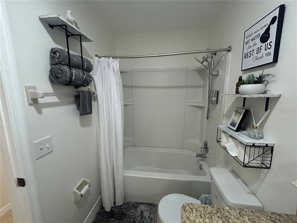 For Sale: $279,000 (3 beds, 2 baths, 1269 Square Feet)