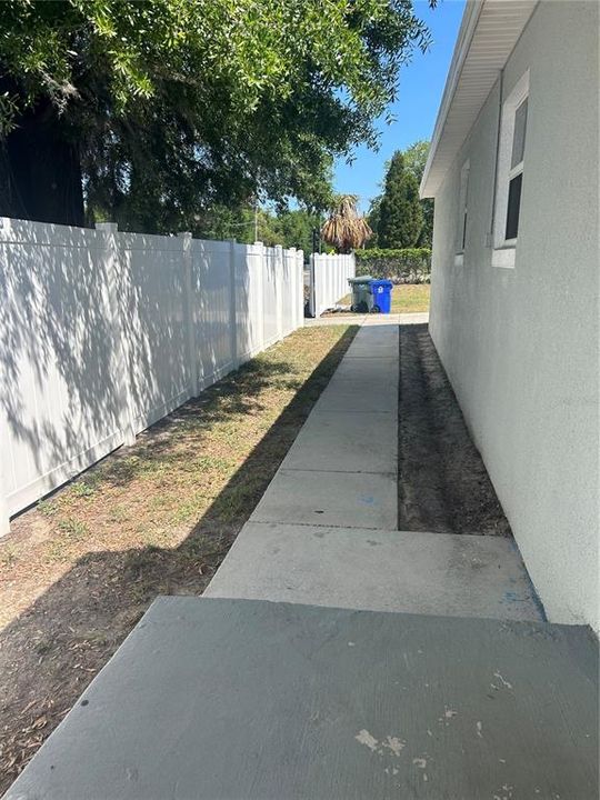 For Sale: $279,000 (3 beds, 2 baths, 1269 Square Feet)