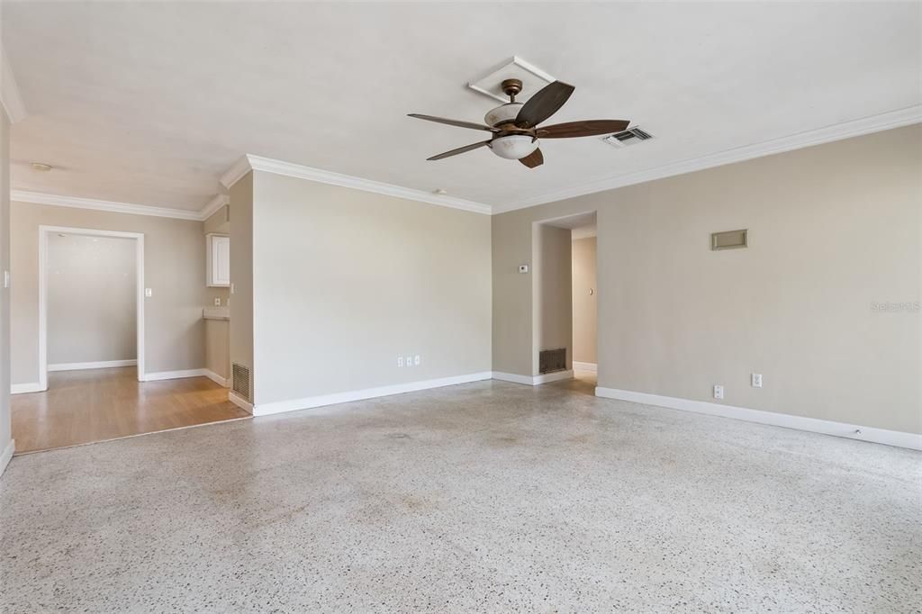 В аренду: $2,500 (4 спален, 2 ванн, 1905 Квадратных фут)