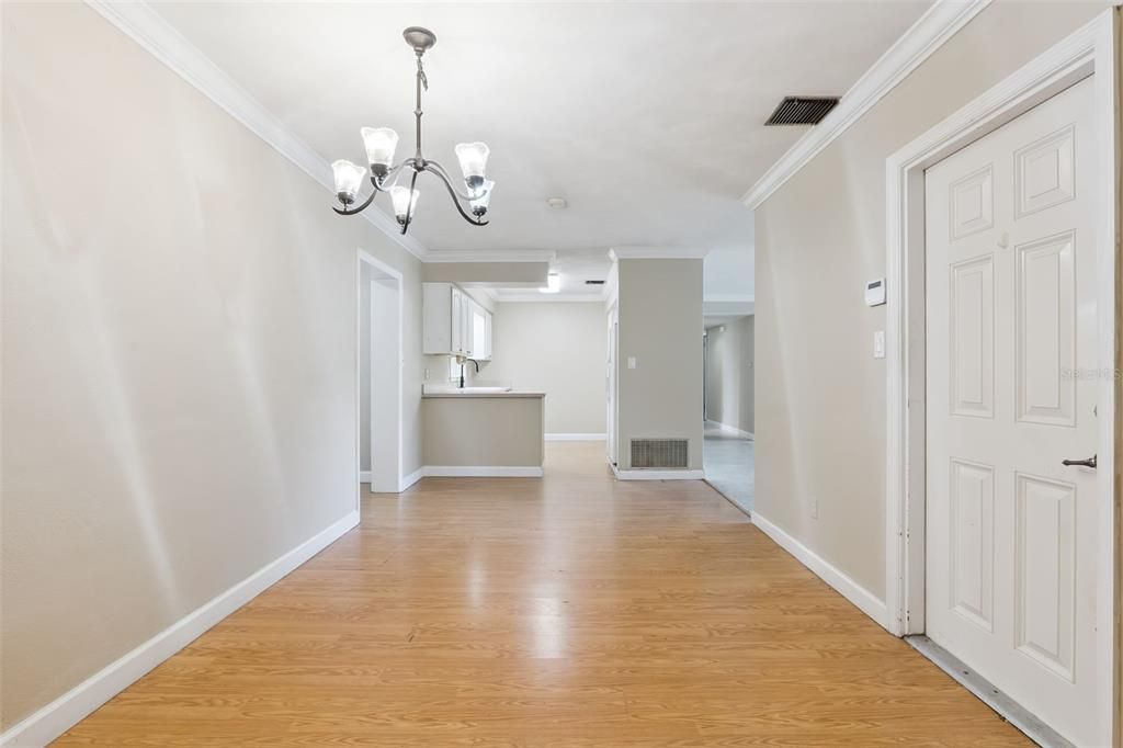 В аренду: $2,500 (4 спален, 2 ванн, 1905 Квадратных фут)