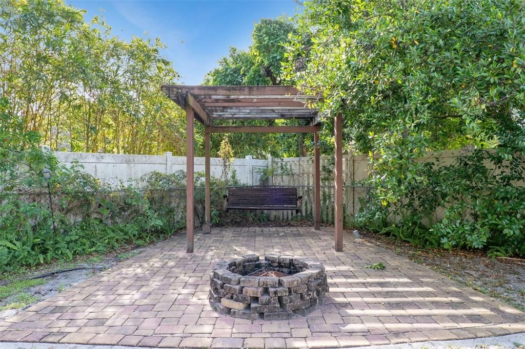 В аренду: $2,500 (4 спален, 2 ванн, 1905 Квадратных фут)