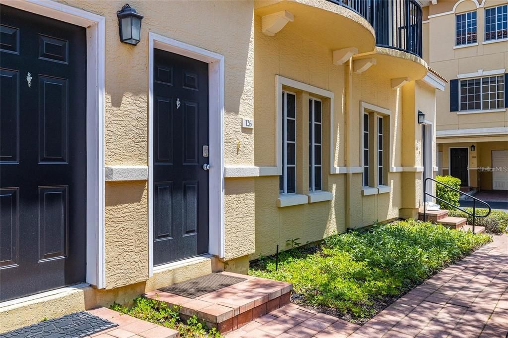 В аренду: $2,550 (1 спален, 1 ванн, 881 Квадратных фут)