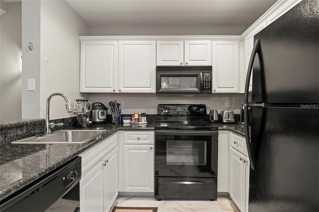 В аренду: $2,550 (1 спален, 1 ванн, 881 Квадратных фут)