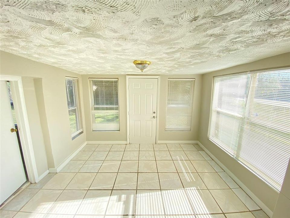 В аренду: $1,575 (3 спален, 2 ванн, 1651 Квадратных фут)