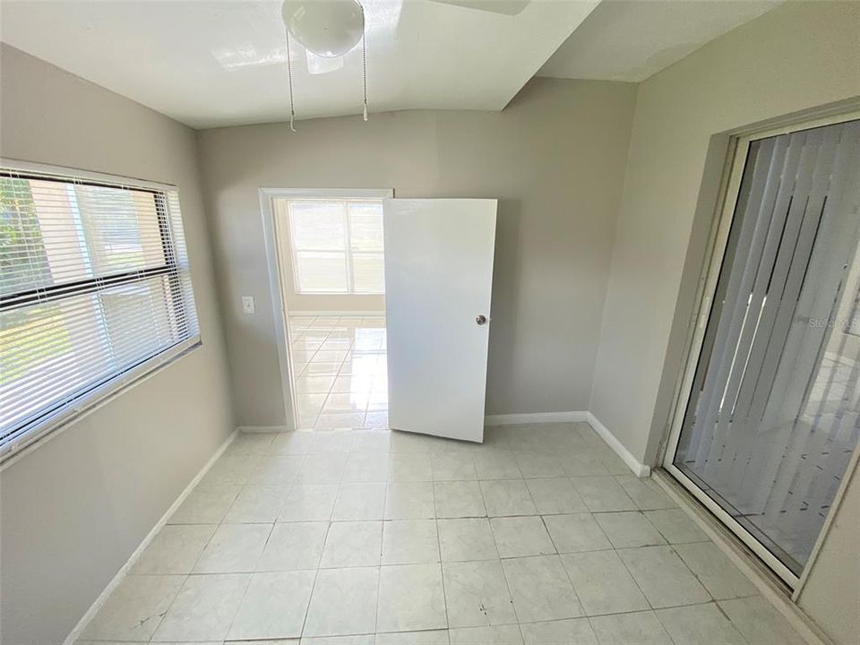 В аренду: $1,575 (3 спален, 2 ванн, 1651 Квадратных фут)