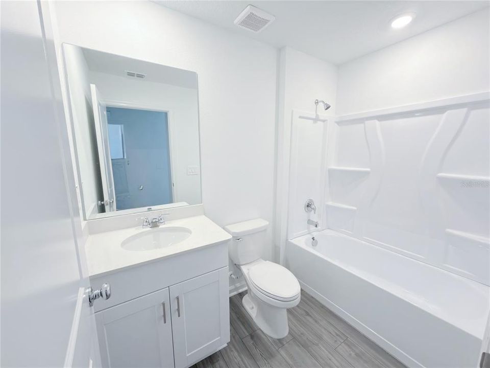 出租: $1,950 (3 贝兹, 2 浴室, 1428 平方英尺)