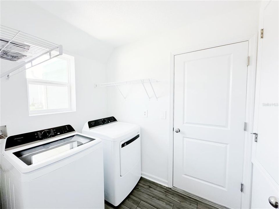 出租: $1,950 (3 贝兹, 2 浴室, 1428 平方英尺)