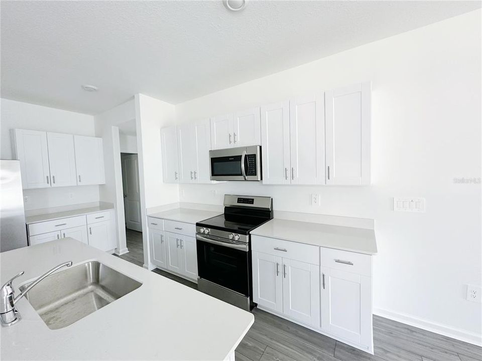 出租: $1,950 (3 贝兹, 2 浴室, 1428 平方英尺)