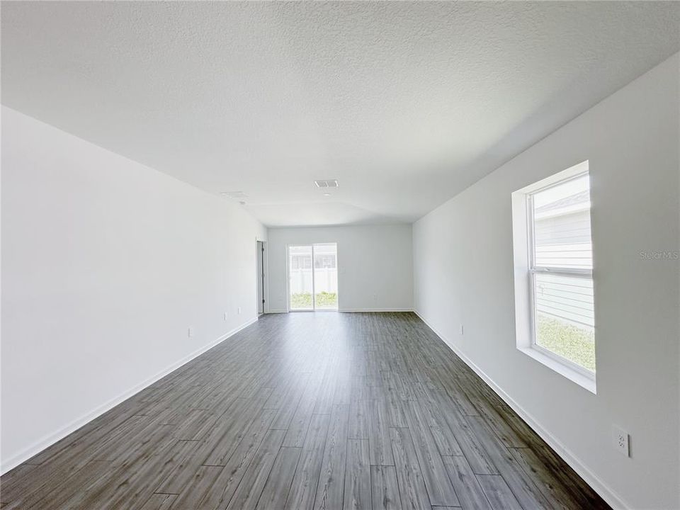 出租: $1,950 (3 贝兹, 2 浴室, 1428 平方英尺)