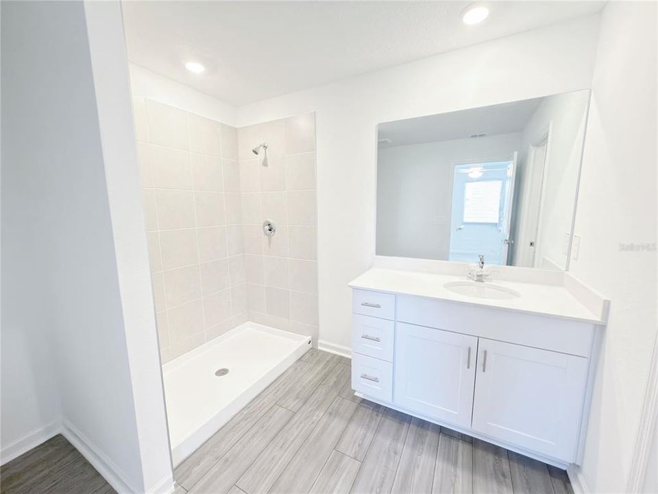 出租: $1,950 (3 贝兹, 2 浴室, 1428 平方英尺)