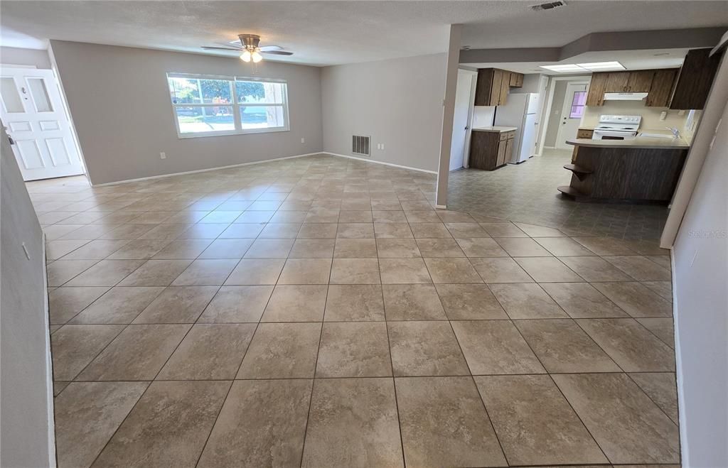 На продажу: $229,900 (2 спален, 2 ванн, 1442 Квадратных фут)