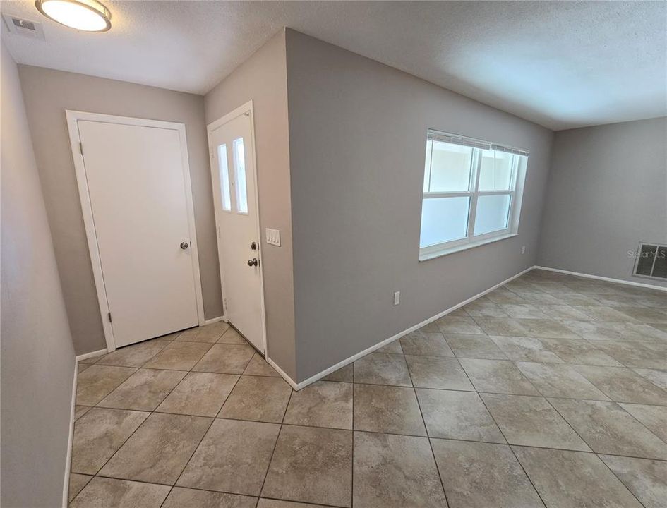 На продажу: $229,900 (2 спален, 2 ванн, 1442 Квадратных фут)