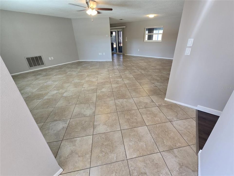 На продажу: $229,900 (2 спален, 2 ванн, 1442 Квадратных фут)