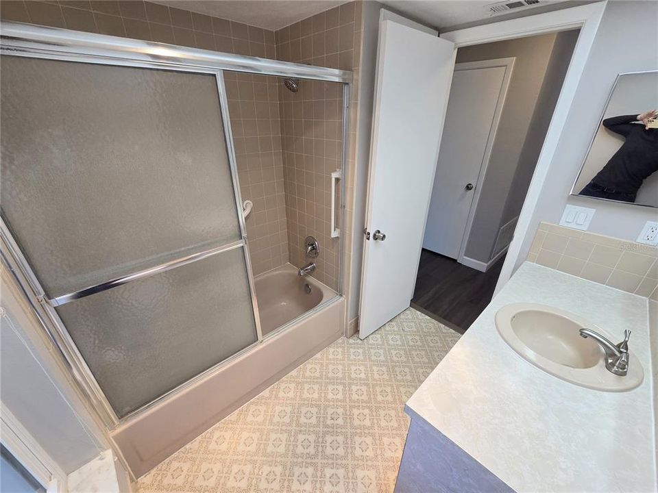 На продажу: $229,900 (2 спален, 2 ванн, 1442 Квадратных фут)