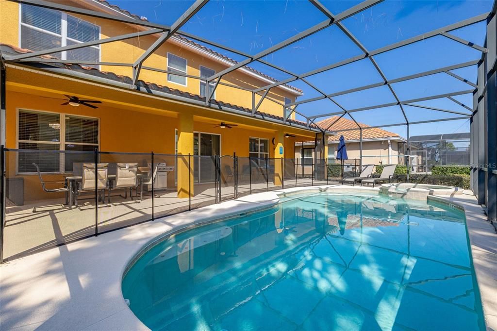 For Sale: $520,000 (5 beds, 5 baths, 3331 Square Feet)