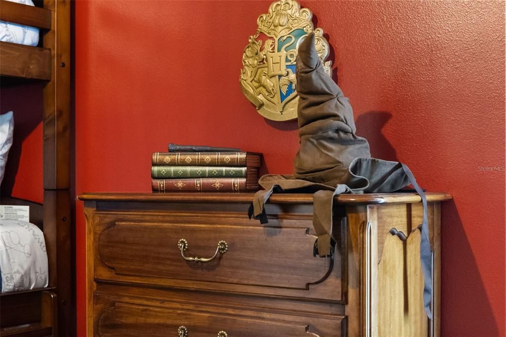 For Sale: $520,000 (5 beds, 5 baths, 3331 Square Feet)