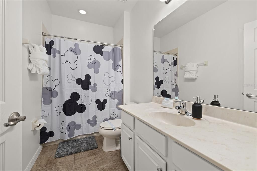 For Sale: $520,000 (5 beds, 5 baths, 3331 Square Feet)