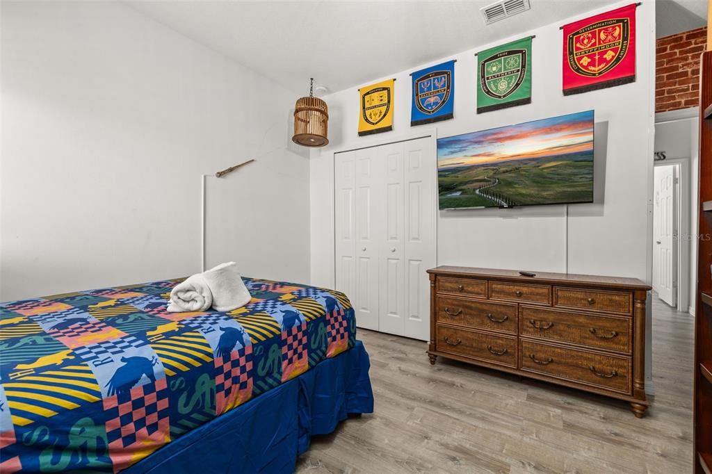 For Sale: $520,000 (5 beds, 5 baths, 3331 Square Feet)