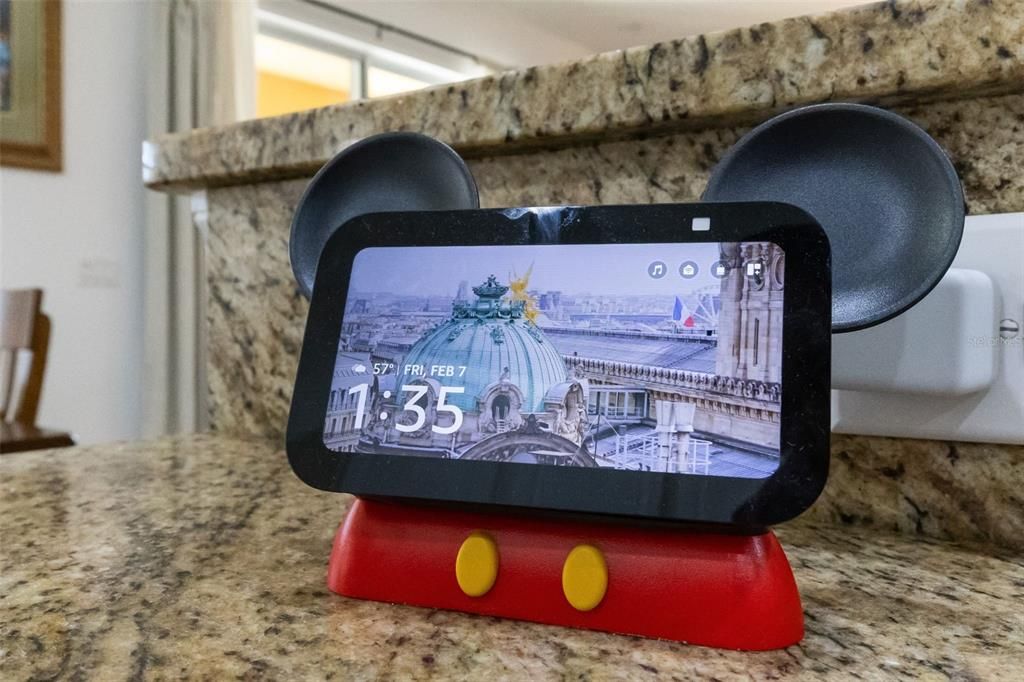 For Sale: $520,000 (5 beds, 5 baths, 3331 Square Feet)