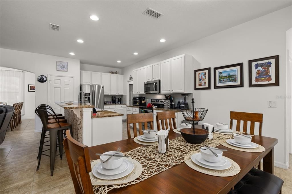 For Sale: $520,000 (5 beds, 5 baths, 3331 Square Feet)