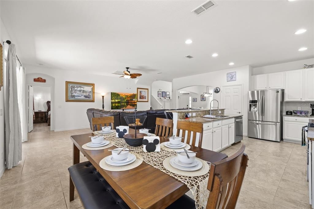 For Sale: $520,000 (5 beds, 5 baths, 3331 Square Feet)