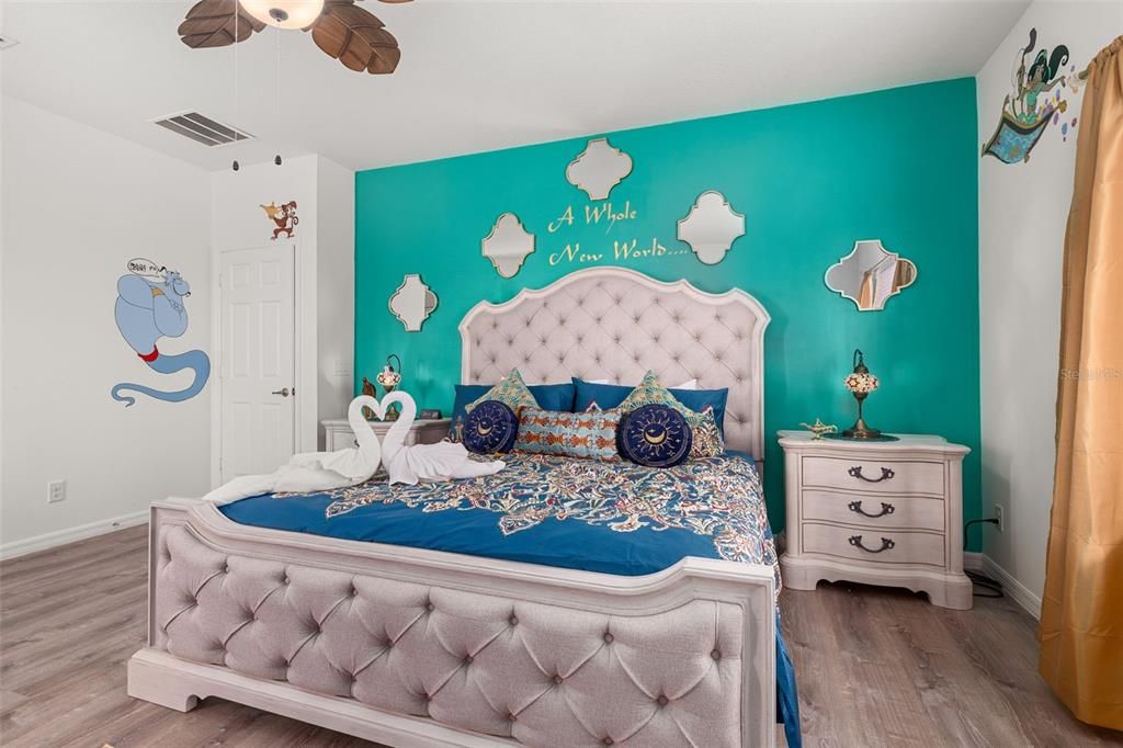 For Sale: $520,000 (5 beds, 5 baths, 3331 Square Feet)