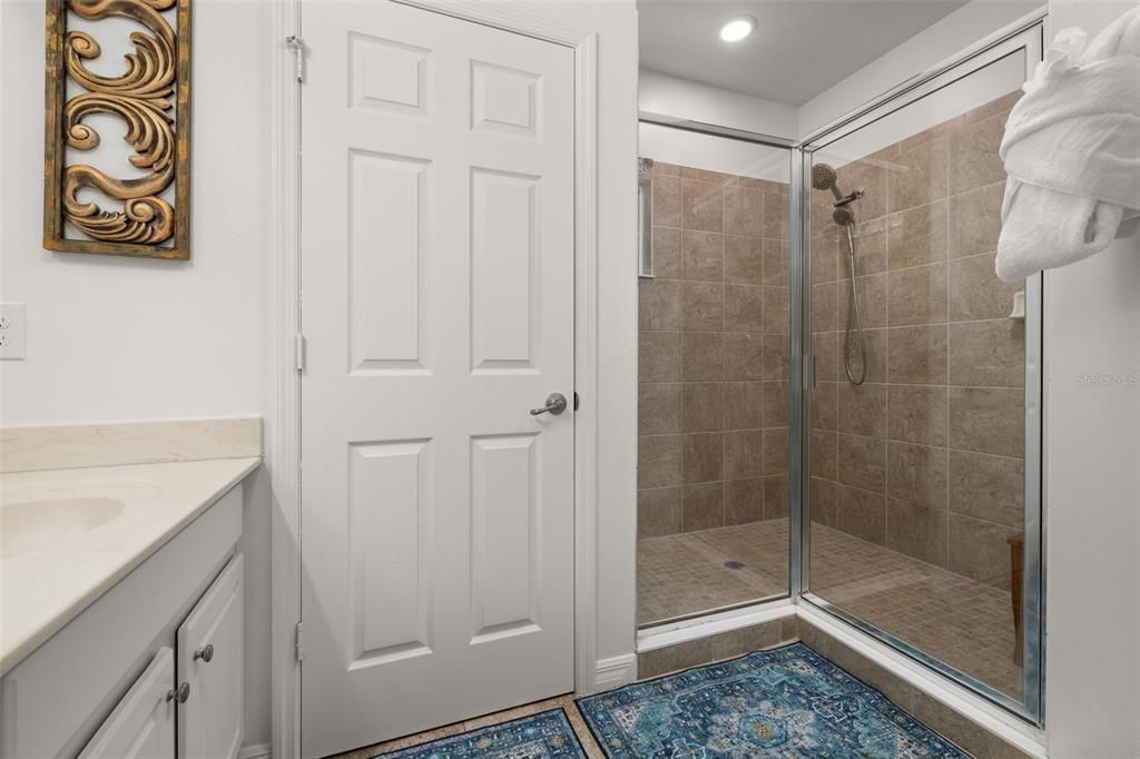 For Sale: $520,000 (5 beds, 5 baths, 3331 Square Feet)