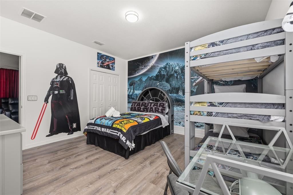 For Sale: $520,000 (5 beds, 5 baths, 3331 Square Feet)