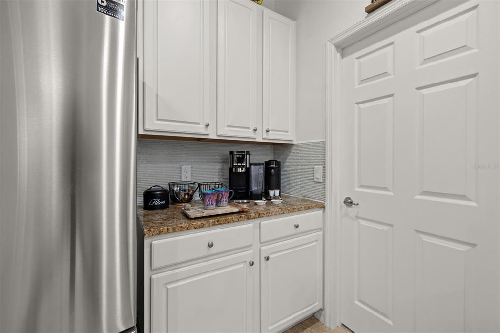 For Sale: $520,000 (5 beds, 5 baths, 3331 Square Feet)