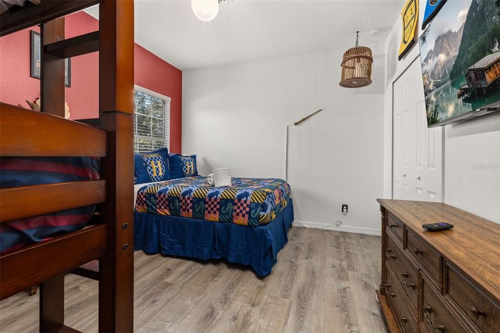 For Sale: $520,000 (5 beds, 5 baths, 3331 Square Feet)