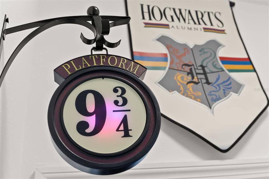 For Sale: $520,000 (5 beds, 5 baths, 3331 Square Feet)