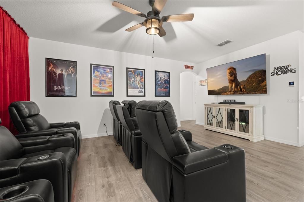 For Sale: $520,000 (5 beds, 5 baths, 3331 Square Feet)