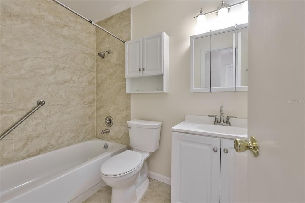 待售: $199,000 (2 贝兹, 2 浴室, 1448 平方英尺)