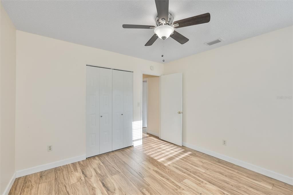 待售: $199,000 (2 贝兹, 2 浴室, 1448 平方英尺)