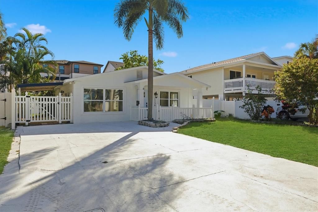 На продажу: $439,900 (3 спален, 2 ванн, 1230 Квадратных фут)