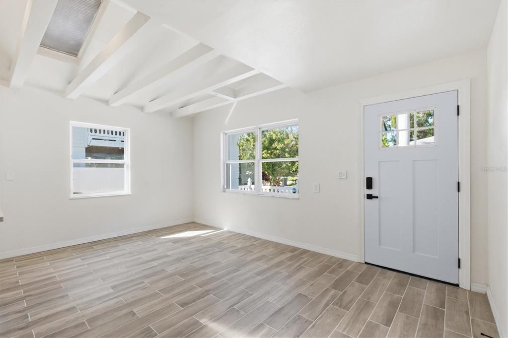 На продажу: $439,900 (3 спален, 2 ванн, 1230 Квадратных фут)