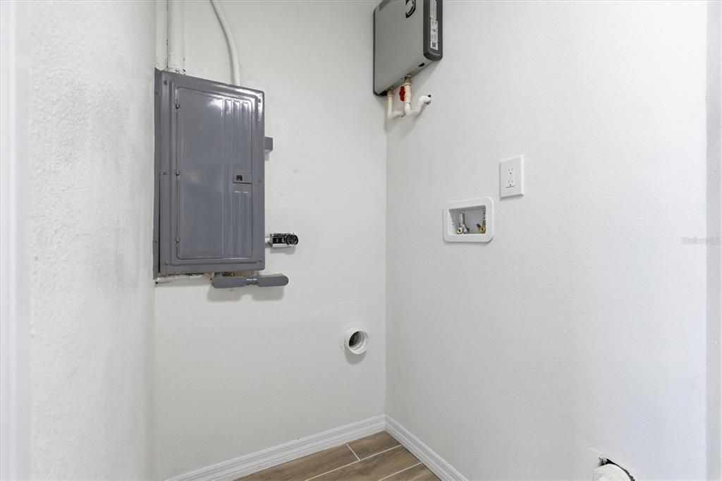 На продажу: $439,900 (3 спален, 2 ванн, 1230 Квадратных фут)