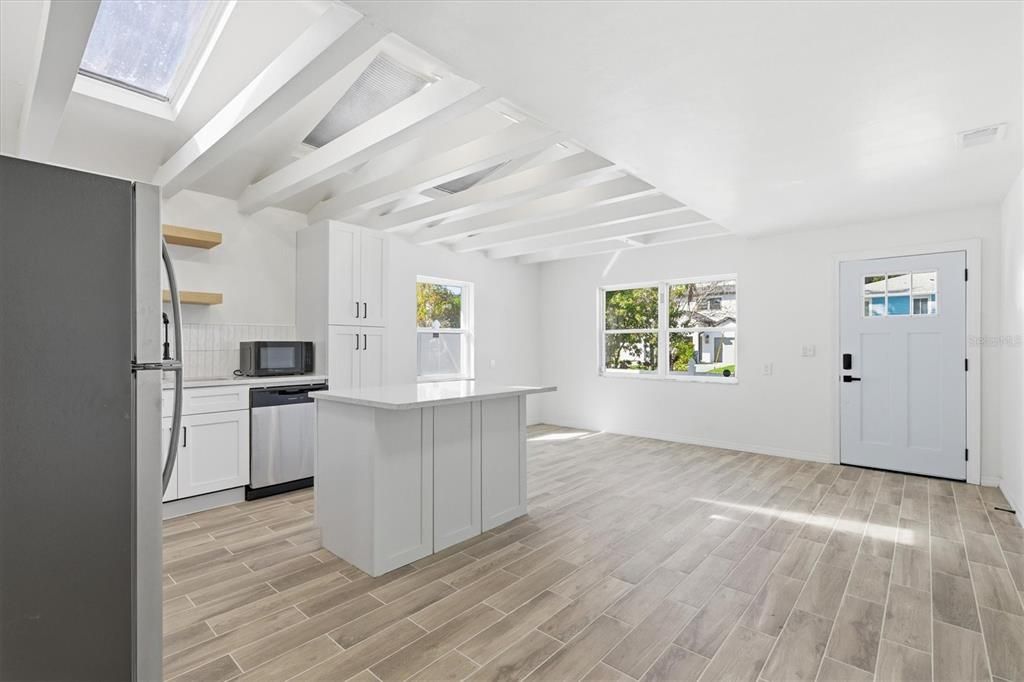 На продажу: $439,900 (3 спален, 2 ванн, 1230 Квадратных фут)