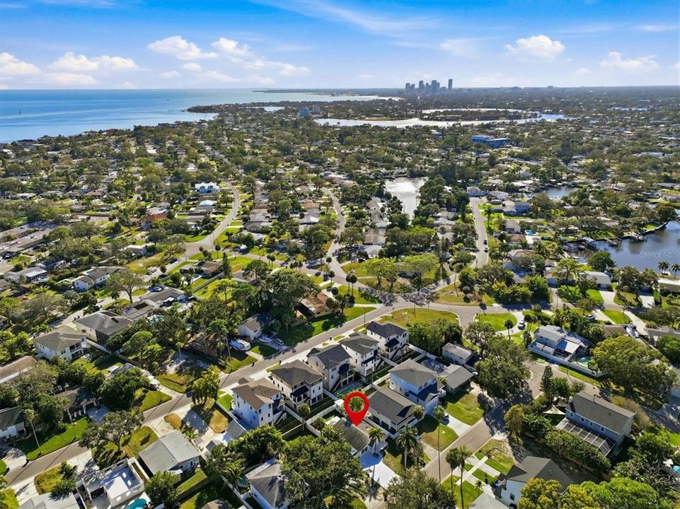 На продажу: $439,900 (3 спален, 2 ванн, 1230 Квадратных фут)