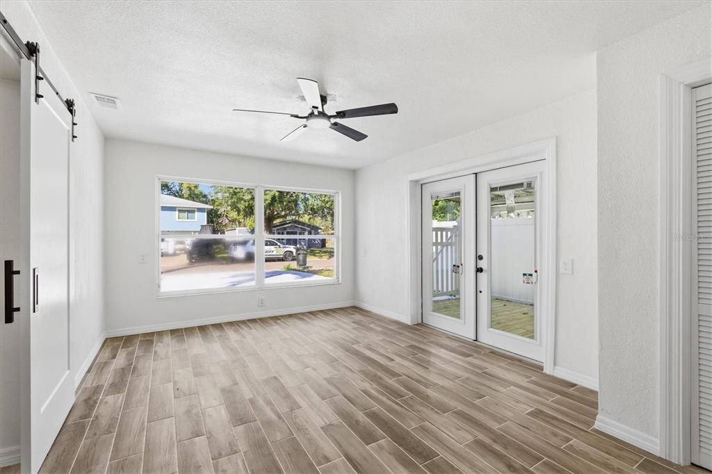 На продажу: $439,900 (3 спален, 2 ванн, 1230 Квадратных фут)