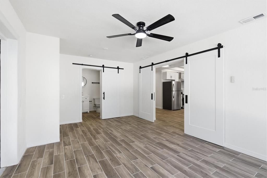 На продажу: $439,900 (3 спален, 2 ванн, 1230 Квадратных фут)