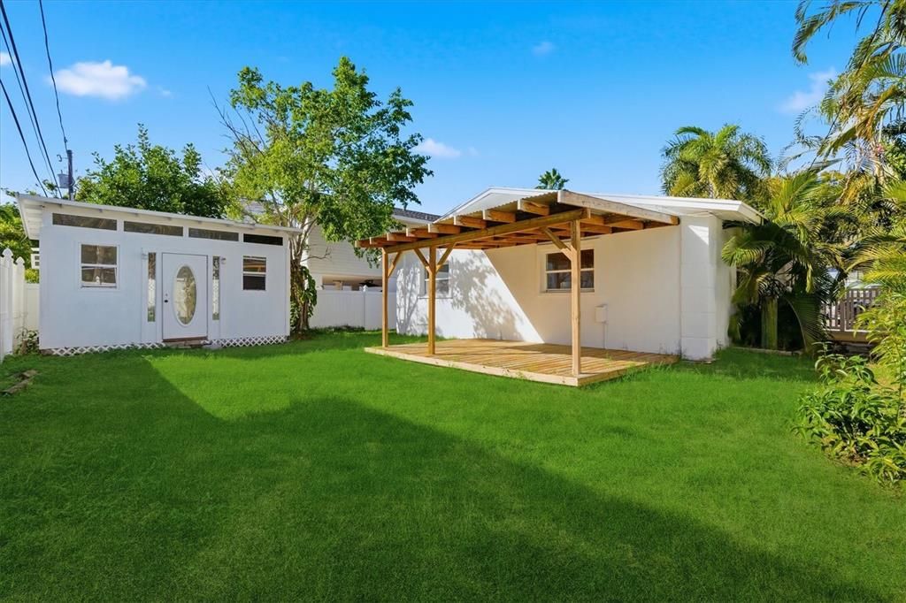 На продажу: $439,900 (3 спален, 2 ванн, 1230 Квадратных фут)