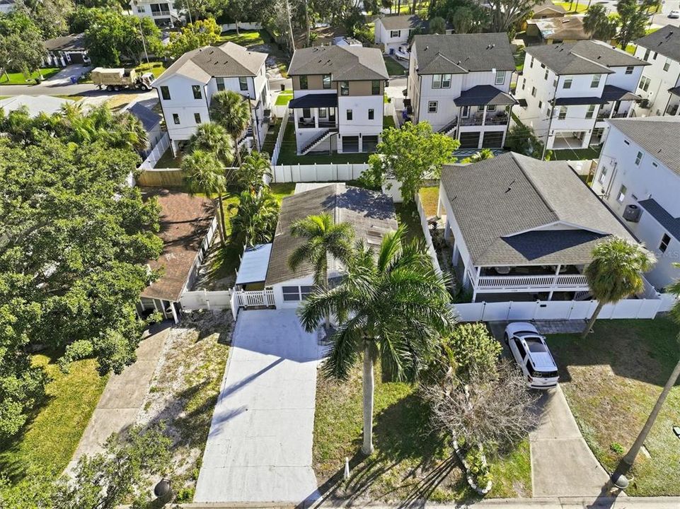 На продажу: $439,900 (3 спален, 2 ванн, 1230 Квадратных фут)