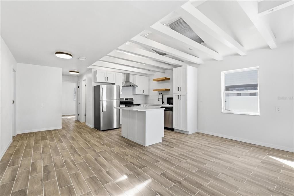 На продажу: $439,900 (3 спален, 2 ванн, 1230 Квадратных фут)